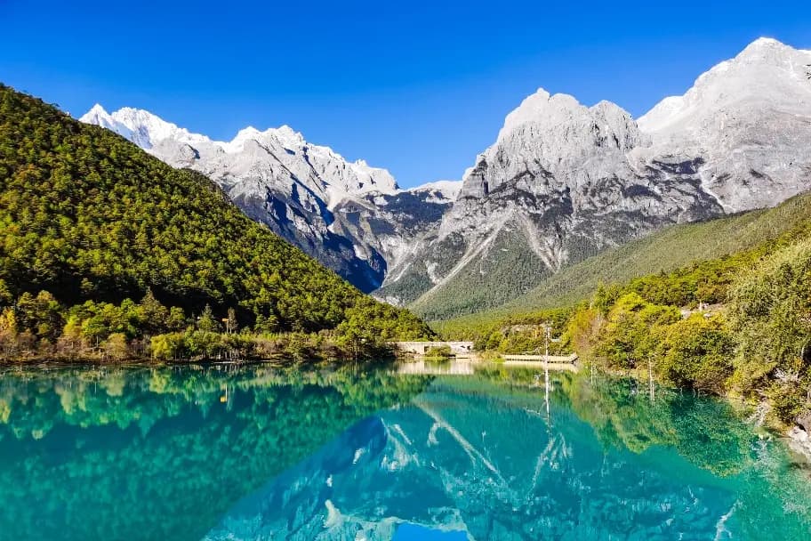 【雲南】單程昆大高鐵・昆進麗出・春映滇西北・藍月谷・瀘沽湖女兒國・雙秀|文化考察交流團、無購物